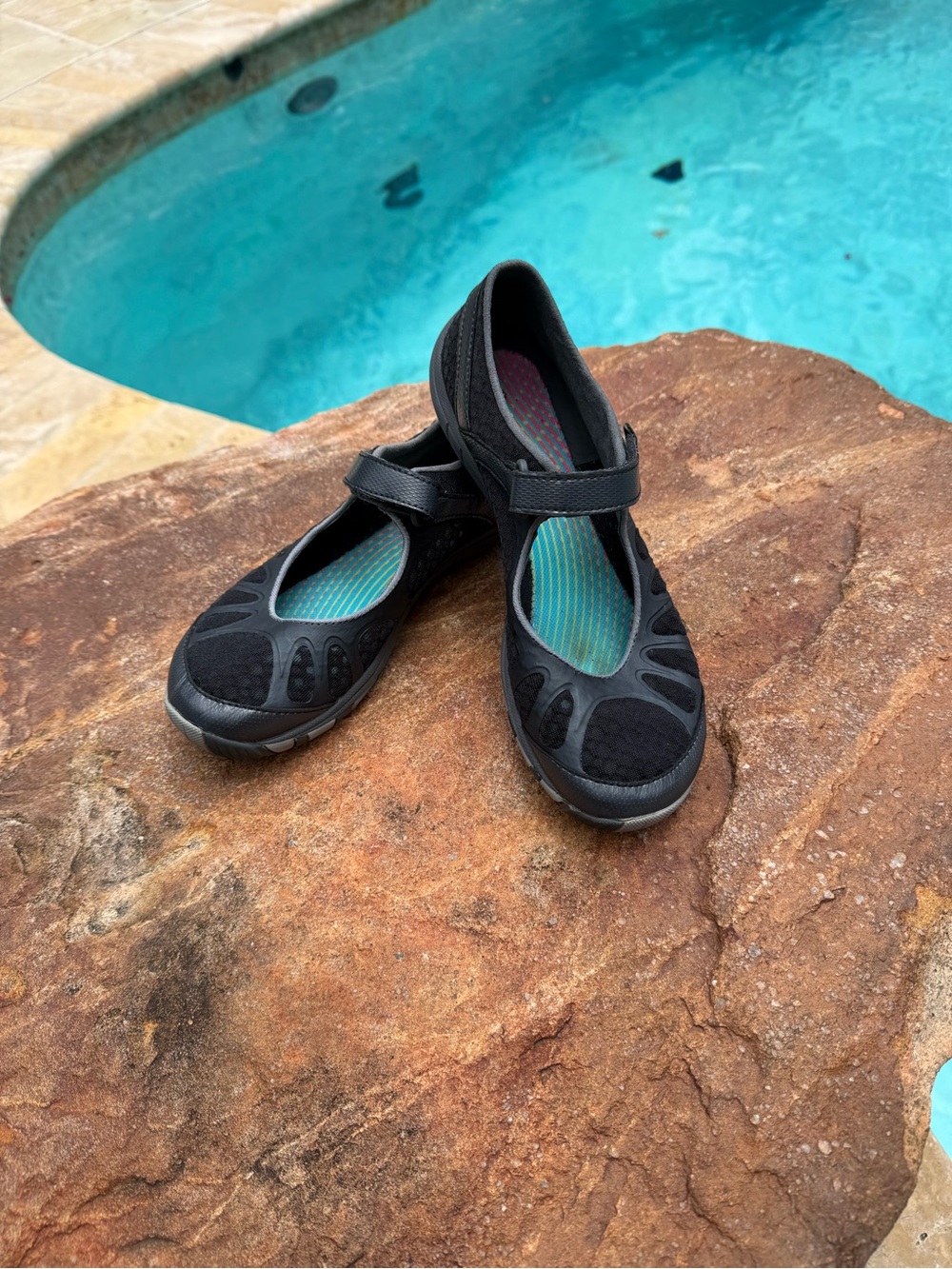 Merrell Barefoot Train Crush Glove Black Synthetic Mary Jane